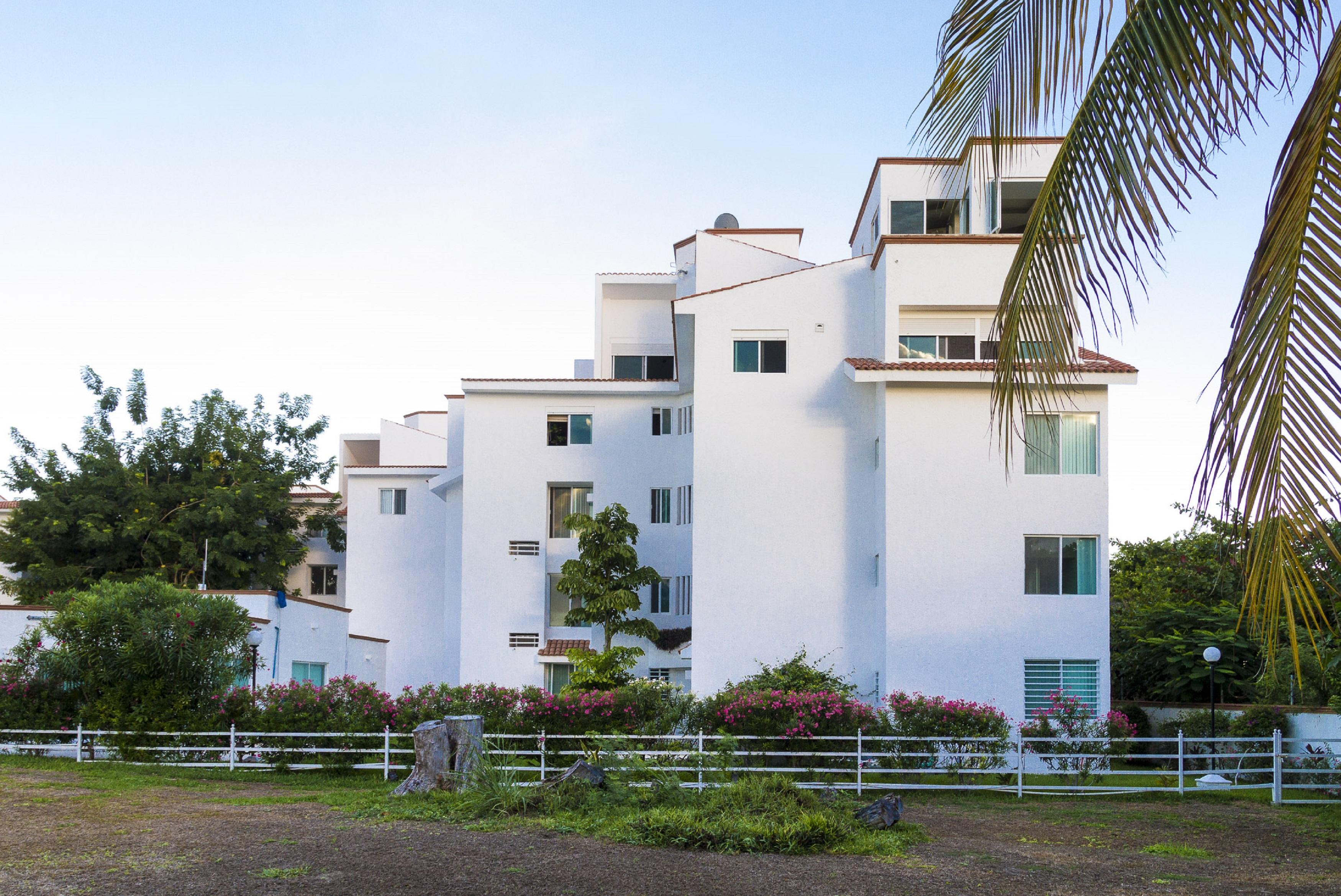 Las Gaviotas Hotel & Suites Канкун Экстерьер фото