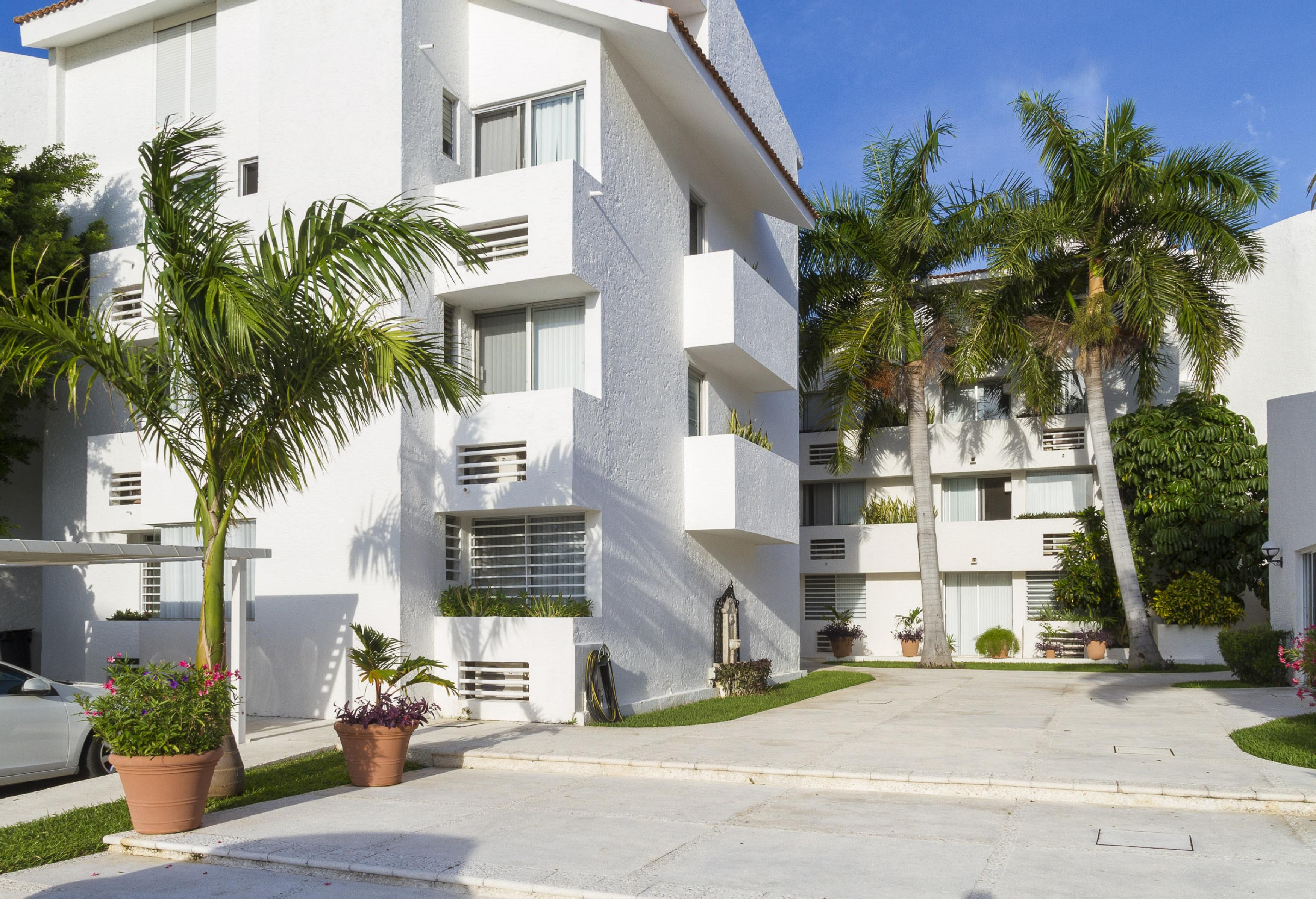 Las Gaviotas Hotel & Suites Канкун Экстерьер фото
