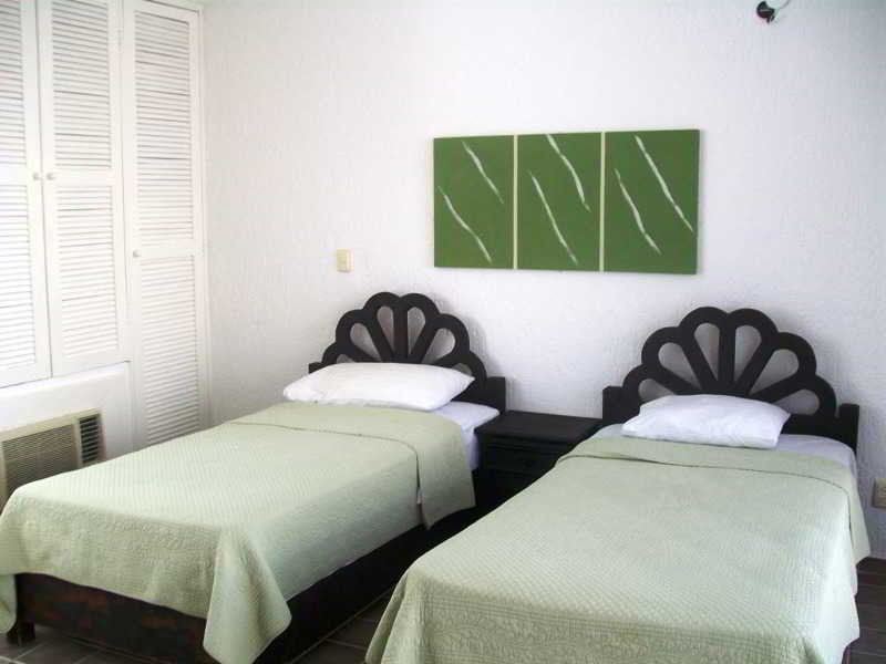 Las Gaviotas Hotel & Suites Канкун Экстерьер фото
