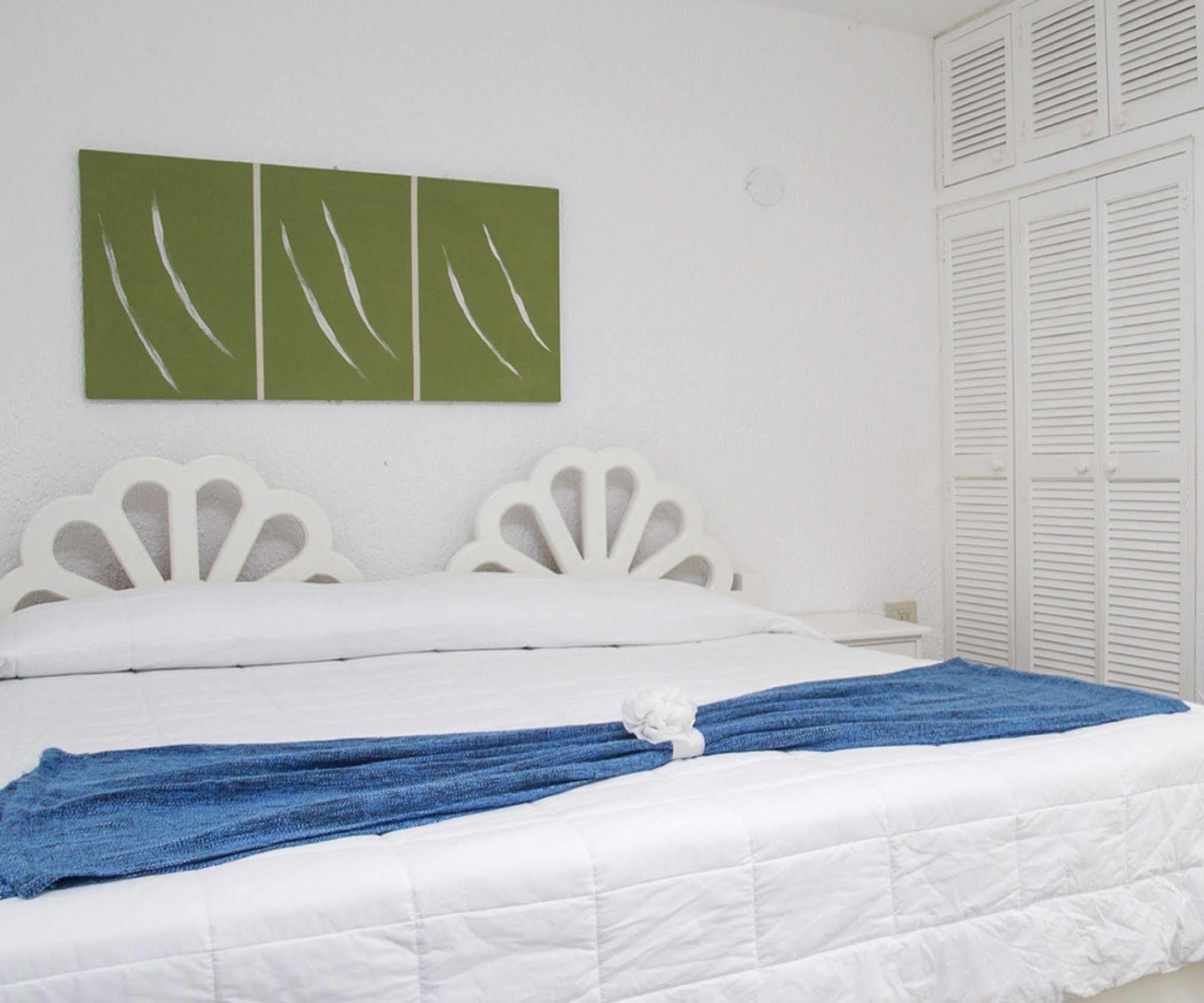 Las Gaviotas Hotel & Suites Канкун Экстерьер фото