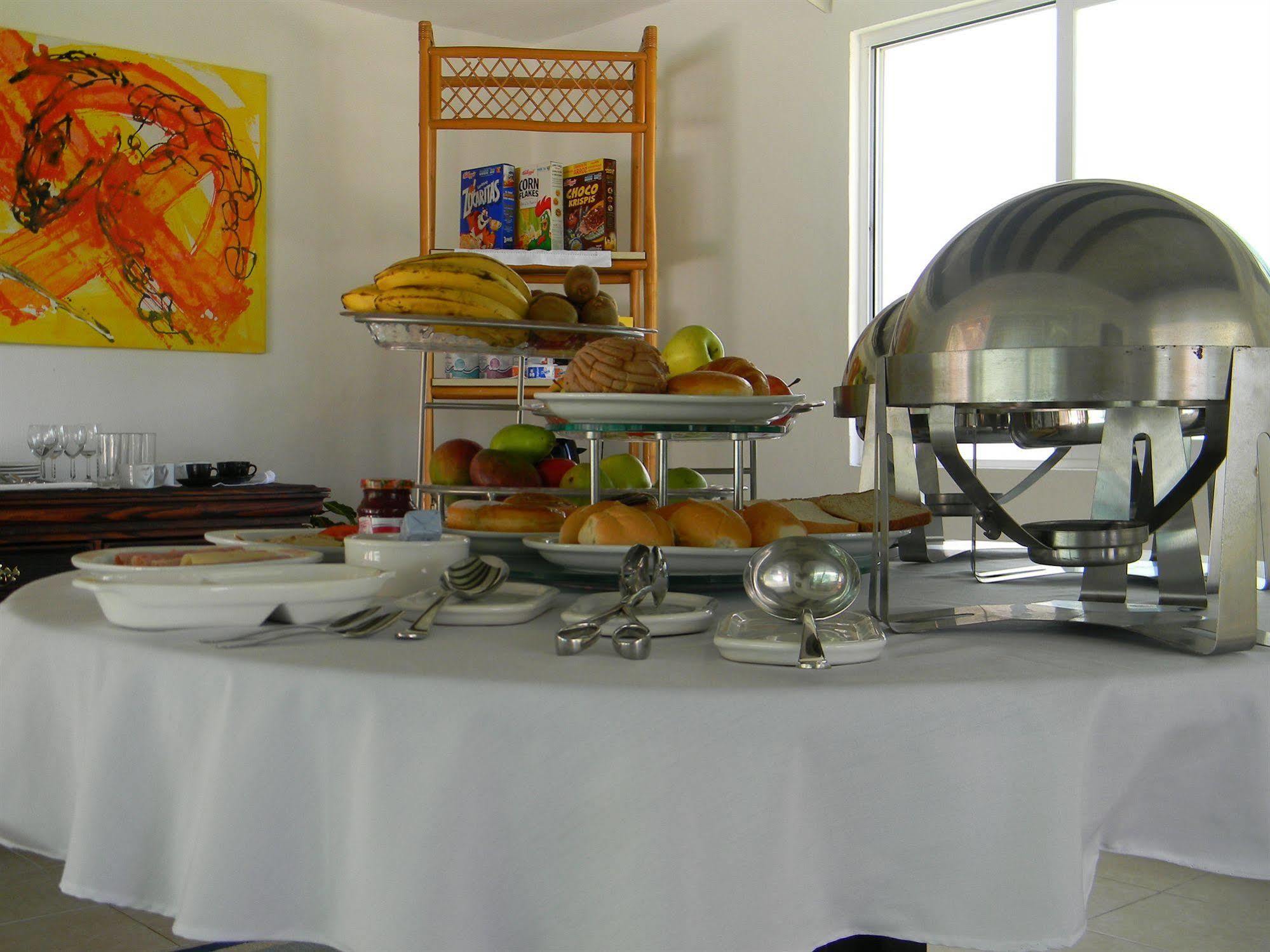 Las Gaviotas Hotel & Suites Канкун Экстерьер фото